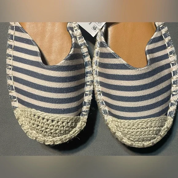 Time and Tru Women's Navy and White Espadrilles! NWT! Size 8. - Picture 5 of 8